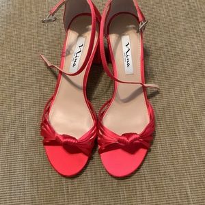 Nina Nidiah block heel Sandal Geranium size 9